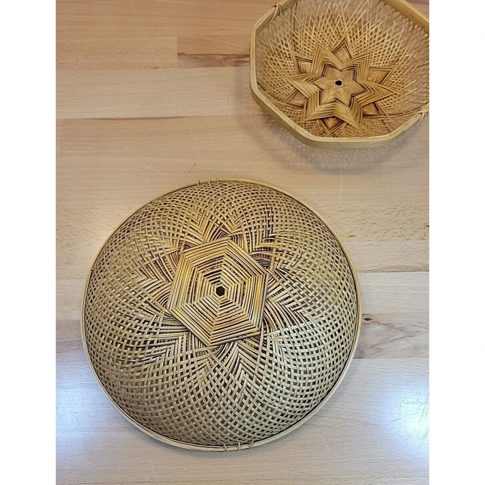 Vintage Pair Shallow Round Baskets Rattan Star Wall Hanging Boho 10” & 7.25”